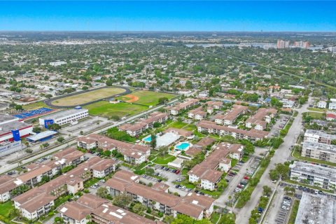Condo in Miami, Florida, 1 bedroom № 1990056 - photo 28
