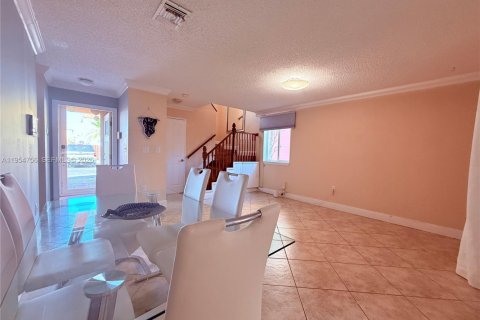 Touwnhouse à louer à Miami, Floride: 3 chambres, 158.12 m2 № 2009266 - photo 9