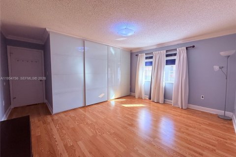 Touwnhouse à louer à Miami, Floride: 3 chambres, 158.12 m2 № 2009266 - photo 18