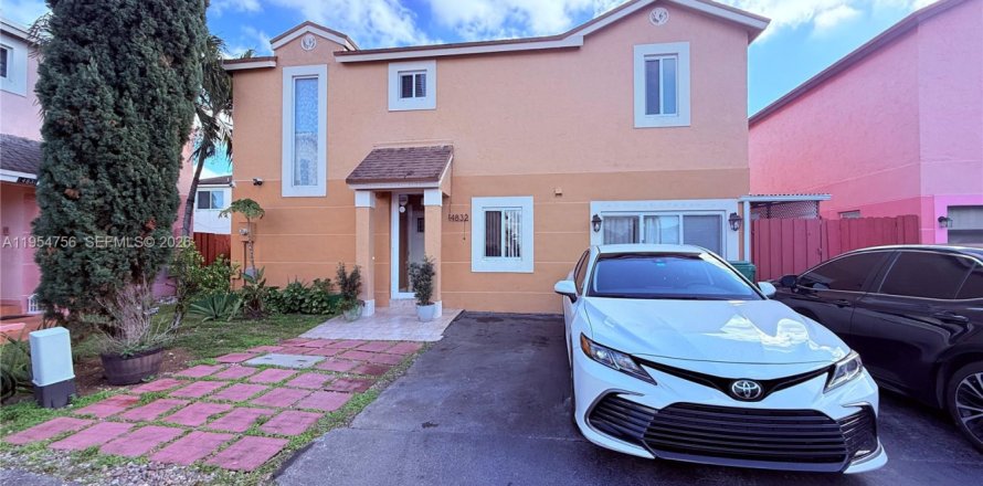 Touwnhouse à Miami, Floride 3 chambres, 158.12 m2 № 2009266