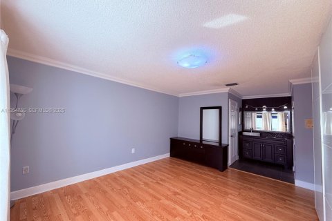 Touwnhouse à louer à Miami, Floride: 3 chambres, 158.12 m2 № 2009266 - photo 20