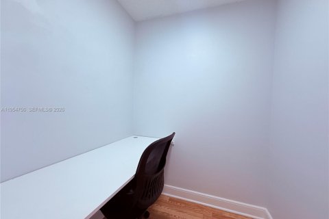 Touwnhouse à louer à Miami, Floride: 3 chambres, 158.12 m2 № 2009266 - photo 22