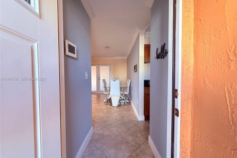 Touwnhouse à louer à Miami, Floride: 3 chambres, 158.12 m2 № 2009266 - photo 2