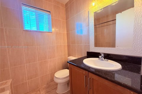 Touwnhouse à louer à Miami, Floride: 3 chambres, 158.12 m2 № 2009266 - photo 29