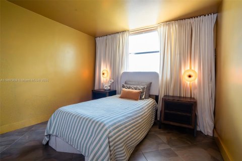 Condo in North Bay Village, Florida, 2 bedrooms  № 1943445 - photo 2