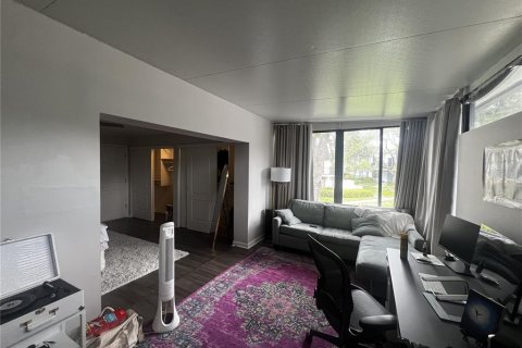 Condominio en alquiler en Tampa, Florida, 3 dormitorios, 151.43 m2 № 2156074 - foto 15