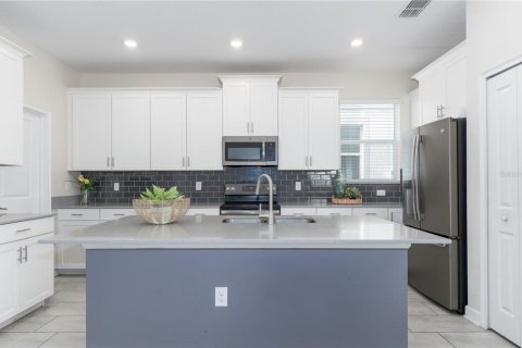 House in Davenport, Florida 5 bedrooms, 286.23 sq.m. № 1537591 - photo 6
