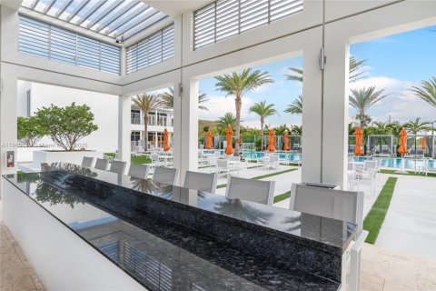 Condo in Doral, Florida, 3 bedrooms in LANDMARK  № 2082615 - photo 24