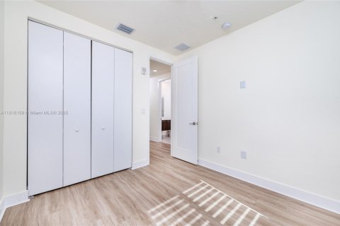 Condo in Doral, Florida, 3 bedrooms in LANDMARK  № 2082615 - photo 20