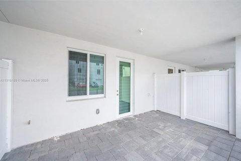 Condo in Doral, Florida, 3 bedrooms in LANDMARK  № 2082615 - photo 4