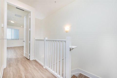 Condo in Doral, Florida, 3 bedrooms in LANDMARK  № 2082615 - photo 14