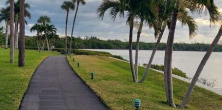Condo in Jensen Beach, Florida, 2 bedrooms  № 919757