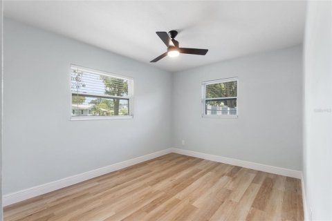 Villa ou maison à louer à Saint Petersburg, Floride: 3 chambres, 114.27 m2 № 2407045 - photo 14