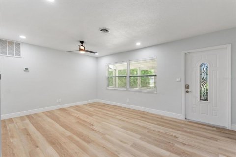 Villa ou maison à louer à Saint Petersburg, Floride: 3 chambres, 114.27 m2 № 2407045 - photo 10