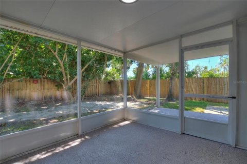 Villa ou maison à louer à Saint Petersburg, Floride: 3 chambres, 114.27 m2 № 2407045 - photo 26