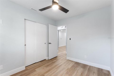 Villa ou maison à louer à Saint Petersburg, Floride: 3 chambres, 114.27 m2 № 2407045 - photo 18