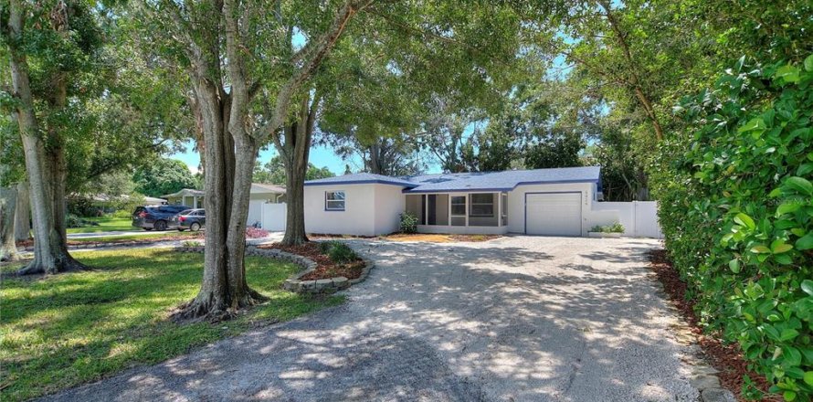 Villa ou maison à Saint Petersburg, Floride 3 chambres, 114.27 m2 № 2407045