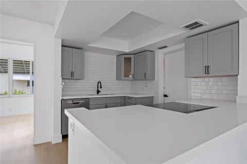 Купить виллу или дом в Тамарак, Флорида 1 комната, 129.32м2, № 2250329 - фото 10