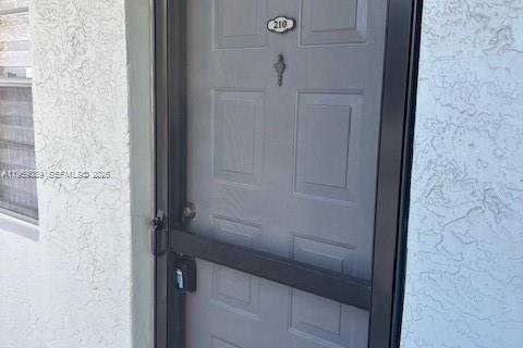 Снять в аренду кондоминиум в Помпано-Бич, Флорида 2 спальни, 76.64м2, № 2018065 - фото 5