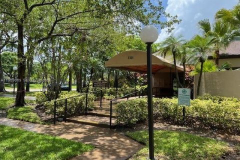 Снять в аренду кондоминиум в Помпано-Бич, Флорида 2 спальни, 76.64м2, № 2018065 - фото 28