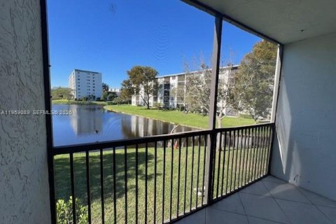 Снять в аренду кондоминиум в Помпано-Бич, Флорида 2 спальни, 76.64м2, № 2018065 - фото 24