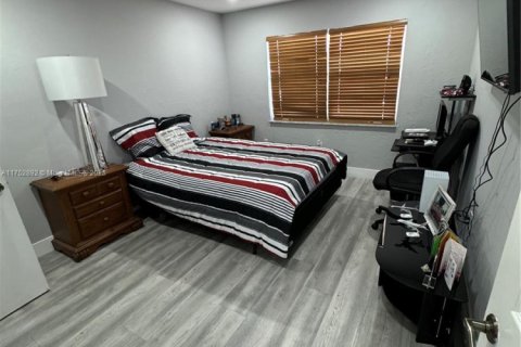 Copropriété à vendre à Hialeah, Floride: 2 chambres, 81.29 m2 № 1705739 - photo 12