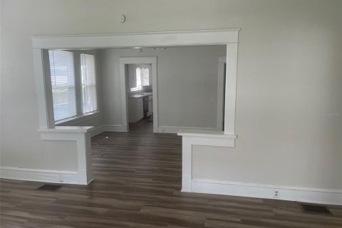 House in Mulberry, Florida 4 bedrooms, 189.99 sq.m. № 1854576 - photo 14