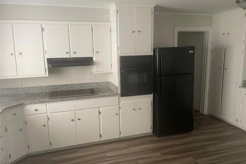 House in Mulberry, Florida 4 bedrooms, 189.99 sq.m. № 1854576 - photo 8