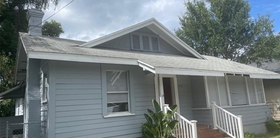 House in Mulberry, Florida 4 bedrooms, 189.99 sq.m. № 1854576