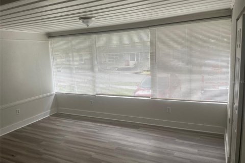 House in Mulberry, Florida 4 bedrooms, 189.99 sq.m. № 1854576 - photo 9