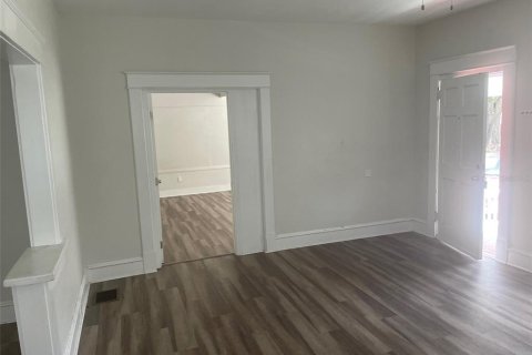 House in Mulberry, Florida 4 bedrooms, 189.99 sq.m. № 1854576 - photo 2