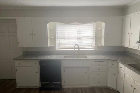 House in Mulberry, Florida 4 bedrooms, 189.99 sq.m. № 1854576 - photo 5