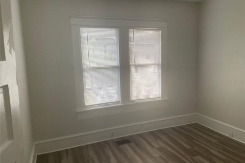 House in Mulberry, Florida 4 bedrooms, 189.99 sq.m. № 1854576 - photo 4