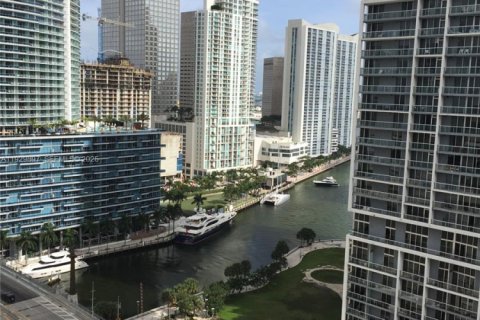 Condo in Miami, Florida, 1 bedroom  № 2052777 - photo 3