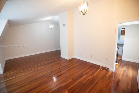 Touwnhouse à louer à Miami, Floride: 2 chambres, 832.68 m2 № 2000496 - photo 11