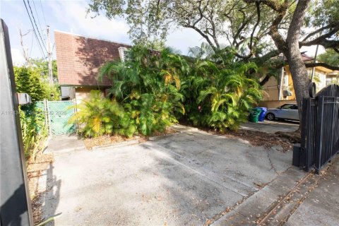 Touwnhouse à louer à Miami, Floride: 2 chambres, 832.68 m2 № 2000496 - photo 2