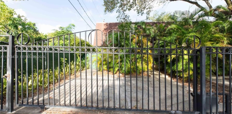 Touwnhouse à Miami, Floride 2 chambres, 832.68 m2 № 2000496