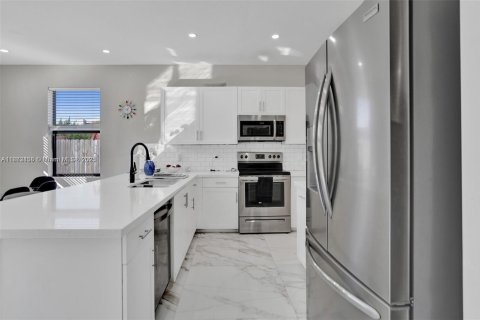 Villa ou maison à louer à Miami, Floride: 5 chambres, 263.19 m2 № 1892516 - photo 20