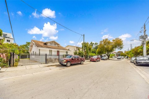 Casa en Miami, Florida 2 dormitorios, 225.38 m2 № 2057182