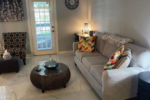 Condo in Orlando, Florida, 2 bedrooms  № 1268016 - photo 3