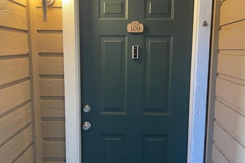 Condo in Orlando, Florida, 2 bedrooms  № 1268016 - photo 2