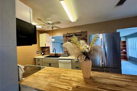 Villa ou maison à vendre à North Port, Floride: 2 chambres, 98.85 m2 № 1913223 - photo 5