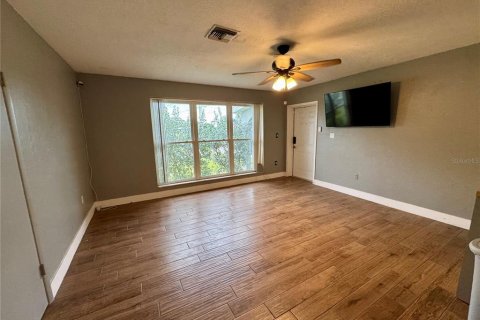 Villa ou maison à vendre à North Port, Floride: 2 chambres, 98.85 m2 № 1913223 - photo 11