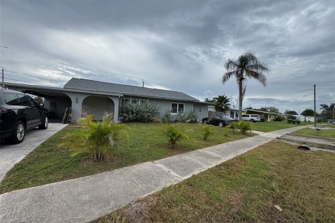 Villa ou maison à vendre à North Port, Floride: 2 chambres, 98.85 m2 № 1913223 - photo 1