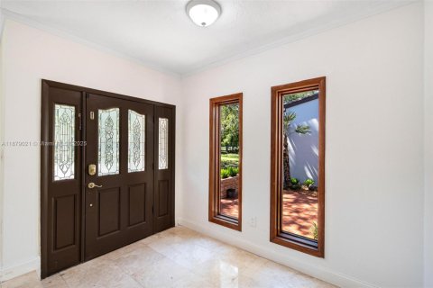 Casa en alquiler en Miami, Florida, 3 dormitorios, 246.19 m2 № 1927712 - foto 3