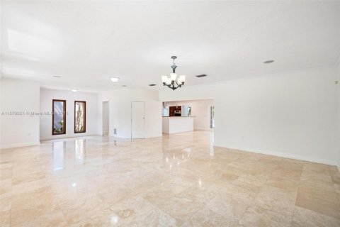 Casa en alquiler en Miami, Florida, 3 dormitorios, 246.19 m2 № 1927712 - foto 20