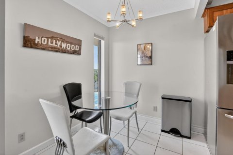 Condo in Boca Raton, Florida, 2 bedrooms  № 2315785 - photo 13