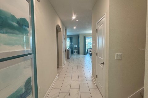 House in Davenport, Florida 6 bedrooms, 305.74 sq.m. № 2212487 - photo 2
