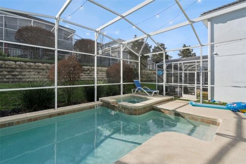 House in Davenport, Florida 6 bedrooms, 305.74 sq.m. № 2212487 - photo 26