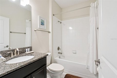 House in Davenport, Florida 6 bedrooms, 305.74 sq.m. № 2212487 - photo 20